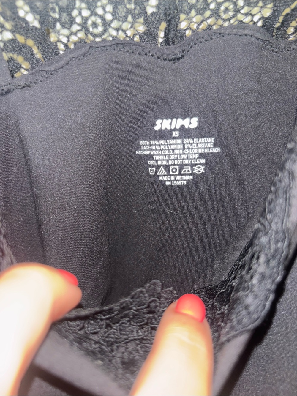SKIMS fits everybody lace bodysuit - Picture 2 of 3
